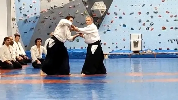 Miyamoto T. Shihan (宮本 鶴蔵) showing Kokyū-nage (呼吸投げ) and Kokyū-hō (呼吸法