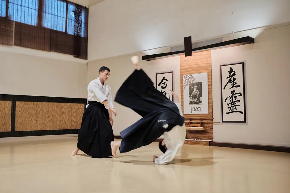 Kaiten-nage (回転投げ) during regular class.