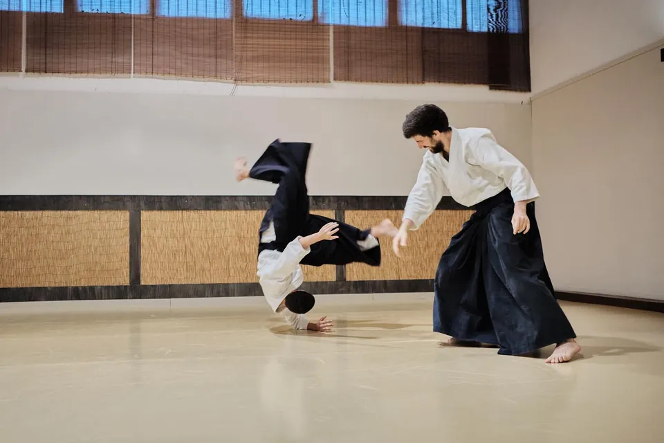 Kaiten-nage (回転投げ) during regular class.