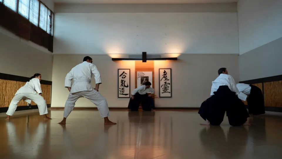 Jumbi Undō (準備運動) or limbering-up exercises! 🏋️‍♀️🏋️🏋️‍♂️