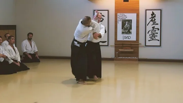 Mike Flynn Sensei showing Morote-dori Ude-garami (諸手取り 腕絡み) with @juan