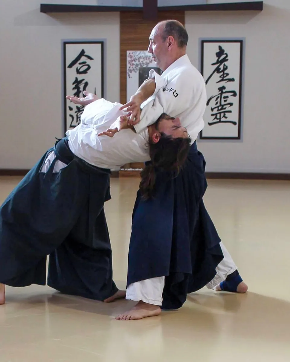 Francisco Manchón Sensei showing Kokyū-hō (呼吸法) with Pablo Martín Sens