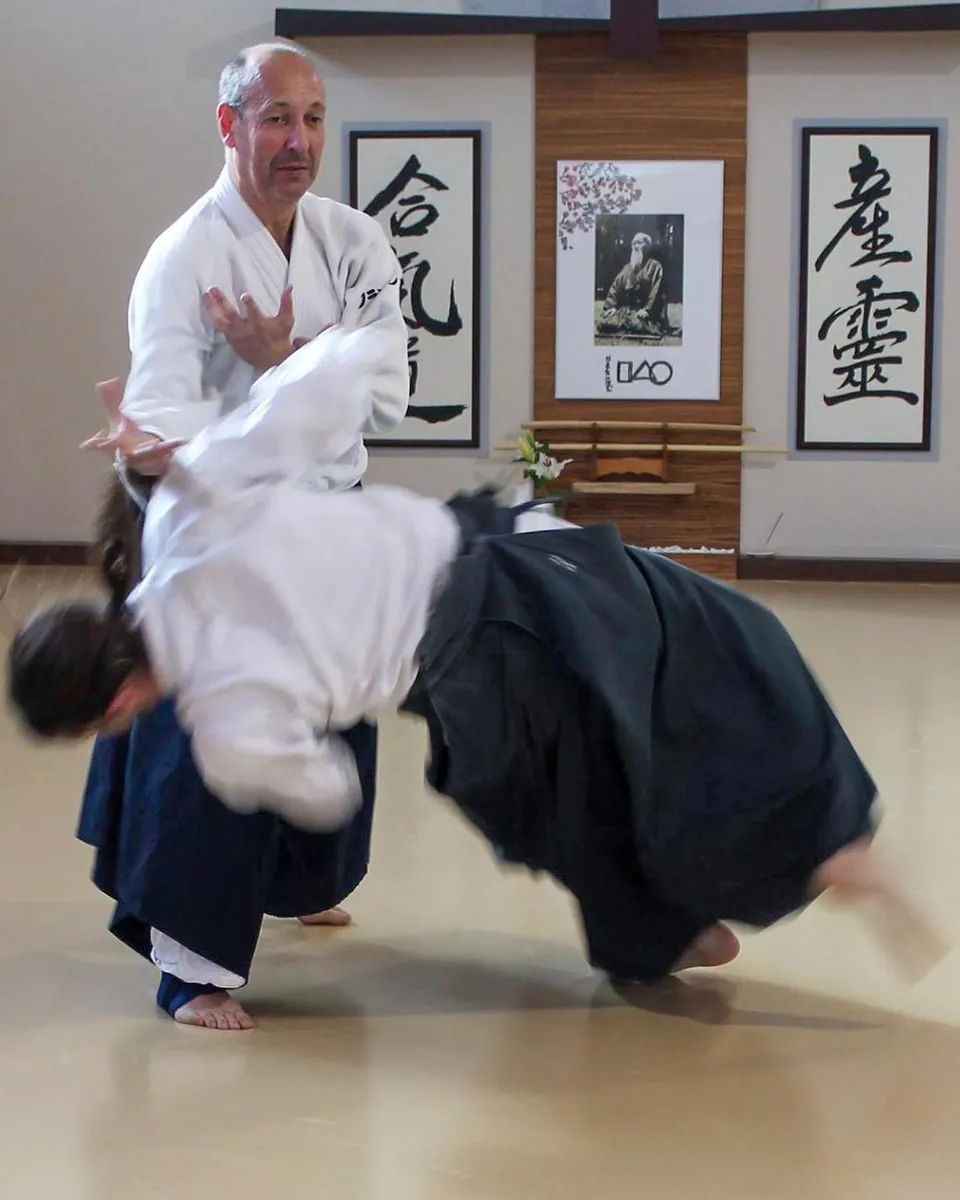 Francisco Manchón Sensei showing Kokyū-hō (呼吸法) with Pablo Martín Sens