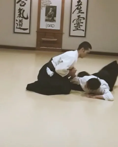 Pedro Fortes Sensei showing Katate-dori Dai-Nikyō (片手取り 第二教) with @dan